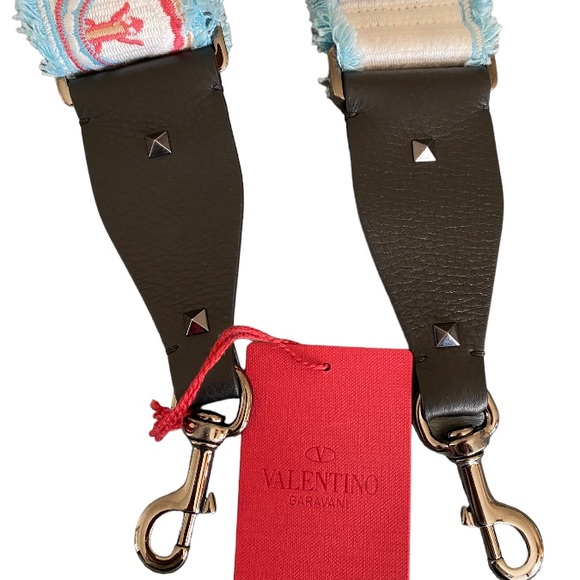 Valentino Garavani Guitar Bag Strap in Leather & Canvas - Picture 4 of 16